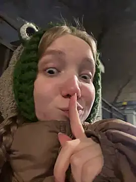 Baby Tiny online show from 18, 3, 2025