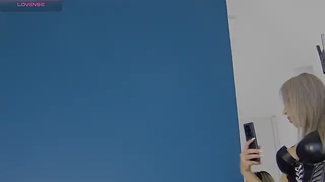 Snapshot of CelineMeyerr chatting on 23, 9, 2025 CelineMeyerr online show from 23, 9, 2025