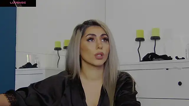 Snapshot of CelineMeyerr chatting on 4, 10, 2025 CelineMeyerr online show from 4, 10, 2025