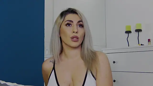 Snapshot of CelineMeyerr chatting on 14, 10, 2025 CelineMeyerr online show from 14, 10, 2025