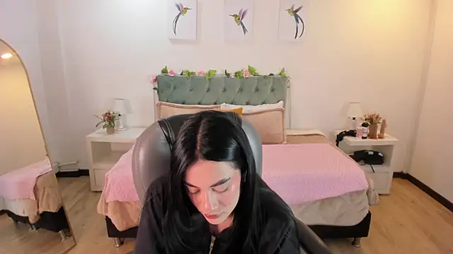 Icysweetcam online show from 18, 7, 2026