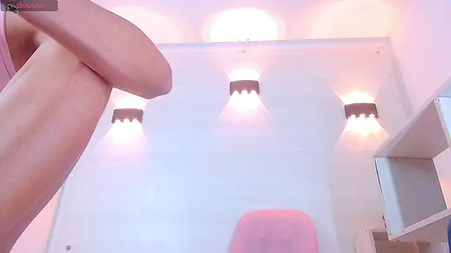 Snapshot of Molly_Spears chatting on 5, 3, 2025 Molly Spears online show from 5, 3, 2025