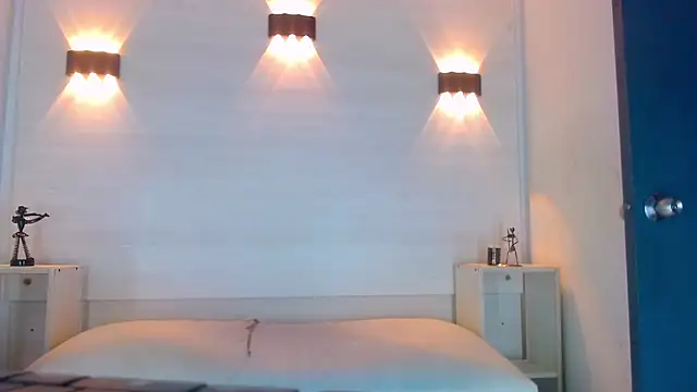 Snapshot of Molly_Spears chatting on 8, 3, 2025 Molly Spears online show from 8, 3, 2025