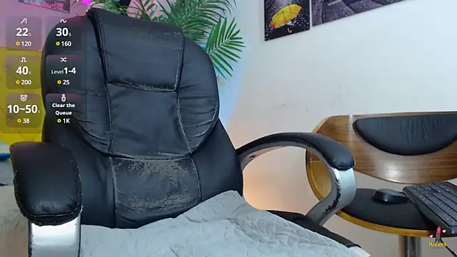 nolan twink1 online show from 25, 1, 2025