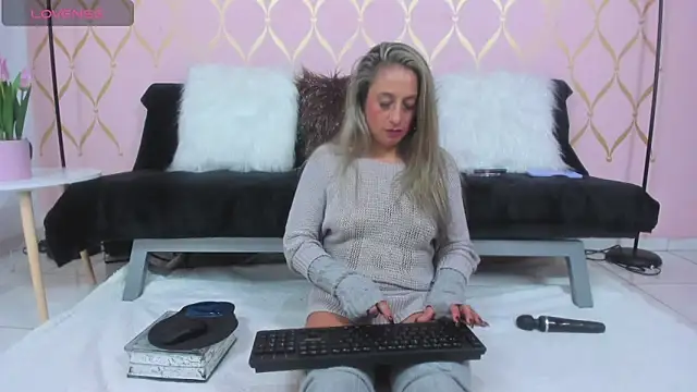 ladylians online show from 20, 2, 2025