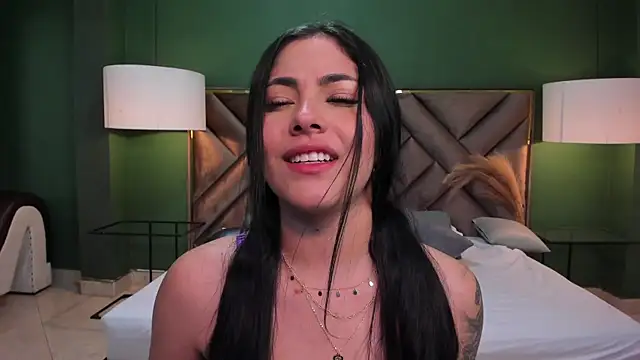 Mia Elowen online show from 29, 1, 2025