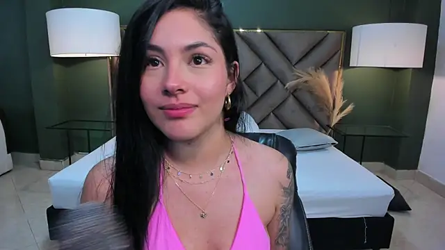 Mia Elowen online show from 9, 2, 2025