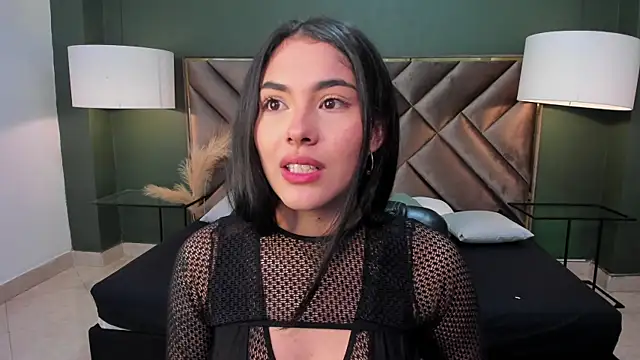 Mia Elowen online show from 26, 2, 2025