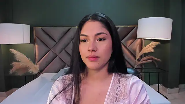 Mia Elowen online show from 18, 3, 2025