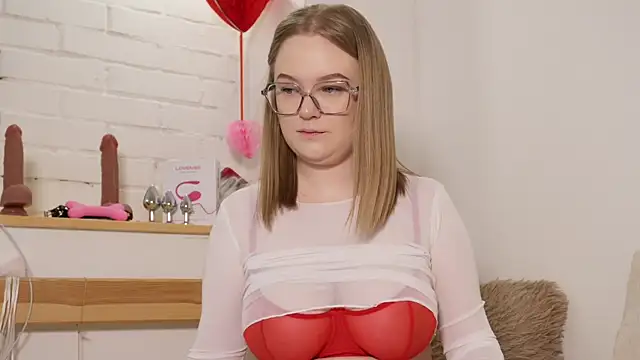 MonicaAsis online show from 12, 1, 2025