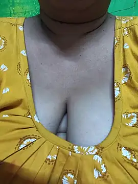 Snapshot of Rinki_Guptaa chatting on 3, 3, 2025 Rinki Guptaa online show from 3, 3, 2025