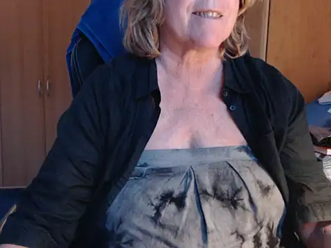 Snapshot of _sunshine__ chatting on 3, 5, 2026 sunshine online show from 3, 5, 2026