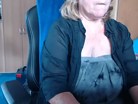Snapshot of _sunshine__ chatting on 10, 6, 2026 sunshine online show from 10, 6, 2026