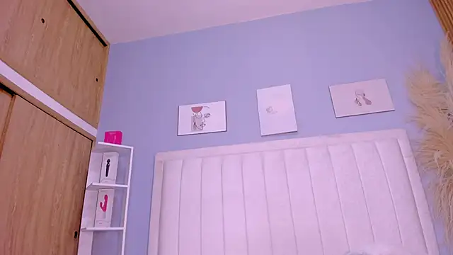 Paula-Brown1 online show from 6, 10, 2025