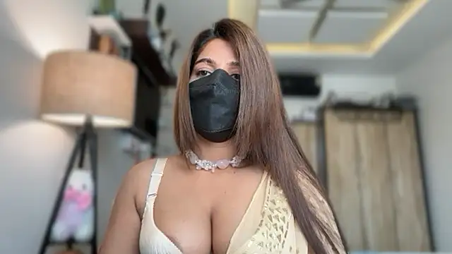 Hotty-Sana online show from 2, 4, 2026