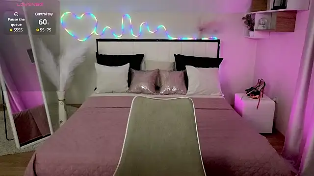 SashaBrooks online show from 4, 2, 2025