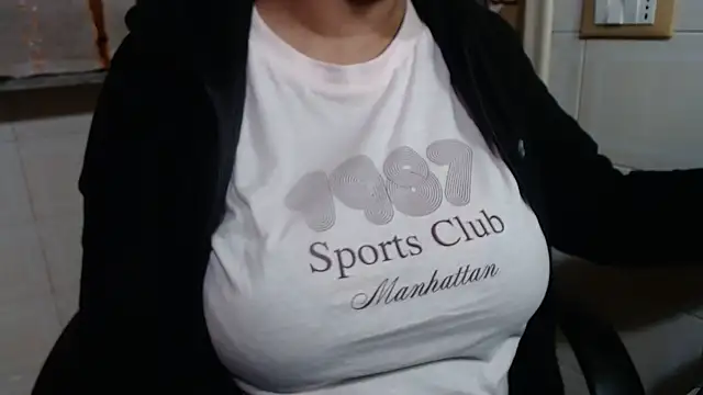 Foxlady2271 online show from 13, 11, 2025