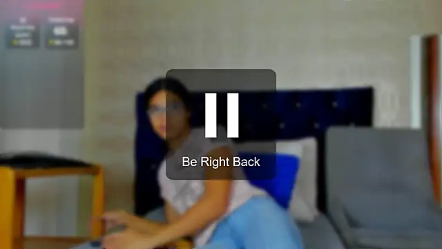 Snapshot of evelyn_wine chatting on 24, 1, 2025 evelyn wine online show from 24, 1, 2025