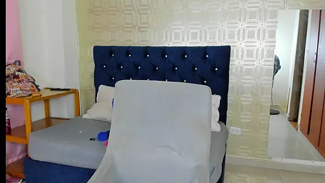 Snapshot of evelyn_wine chatting on 25, 1, 2025 evelyn wine online show from 25, 1, 2025