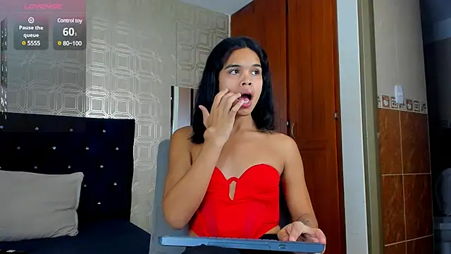 Snapshot of evelyn_wine chatting on 14, 3, 2025 evelyn wine online show from 14, 3, 2025