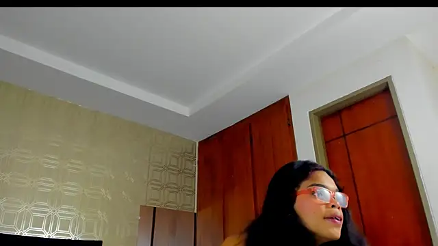 Snapshot of evelyn_wine chatting on 16, 3, 2025 evelyn wine online show from 16, 3, 2025