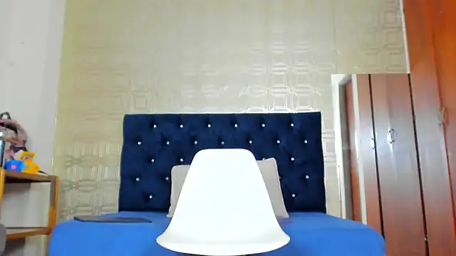 Snapshot of evelyn_wine chatting on 22, 3, 2025 evelyn wine online show from 22, 3, 2025