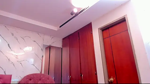 evelyn wine online show from 15, 11, 2025