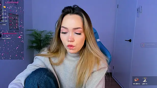 Evia r0se online show from 7, 1, 2025