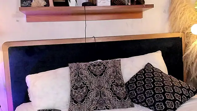 amy nicolee online show from 28, 1, 2025