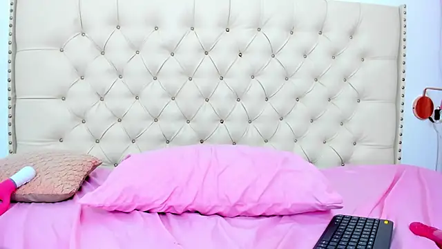 Snapshot of Kim_Eli chatting on 4, 1, 2025 Kim Eli online show from 4, 1, 2025