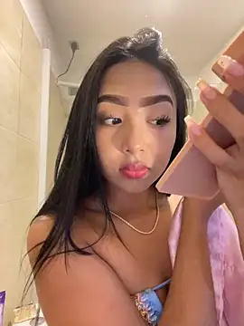 SOPHIACANDY19  online show from 6, 11, 2025