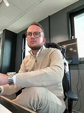 thehornyguy97 online show from 27, 4, 2026