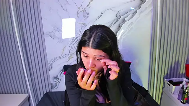 venusowen  online show from 7, 4, 2026