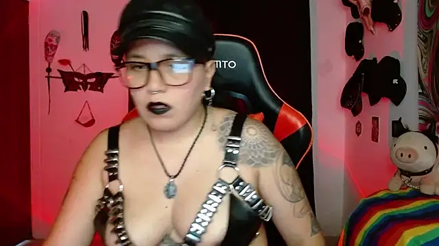 Snapshot of LilithSharon chatting on 8, 7, 2026 LilithSharon online show from 8, 7, 2026