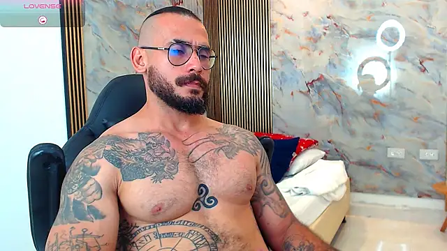 Snapshot of hanz_col chatting on 4, 3, 2025 hanz col online show from 4, 3, 2025