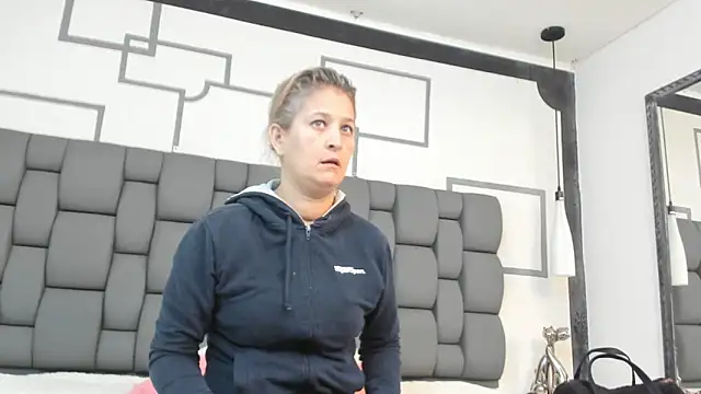 Jade squirtt online show from 3, 10, 2025