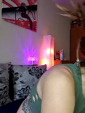 Snapshot of FoxRineHelen chatting on 5, 3, 2025 FoxRineHelen online show from 5, 3, 2025