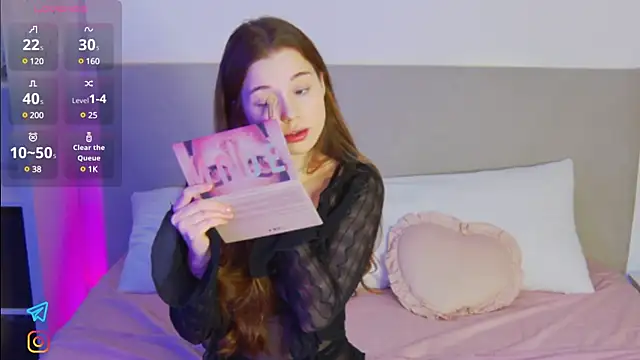 Lisa Moones online show from 6, 2, 2025