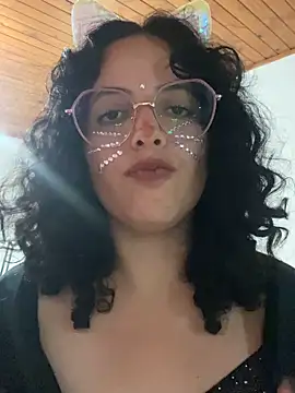 Snapshot of babyluna939 chatting on 11, 3, 2025 babyluna939 online show from 11, 3, 2025