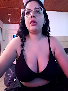 Snapshot of babyluna939 chatting on 13, 9, 2025 babyluna939 online show from 13, 9, 2025