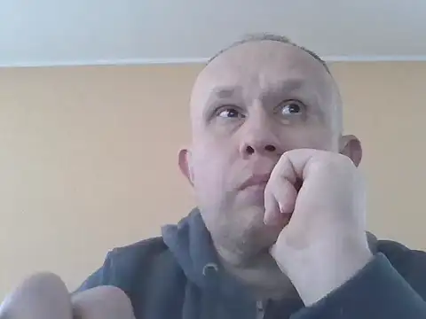 Snapshot of X46x chatting on 8, 11, 2025 X46x online show from 8, 11, 2025