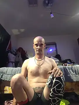 Snapshot of slinginbigD chatting on 4, 7, 2026 slinginbigD online show from 4, 7, 2026