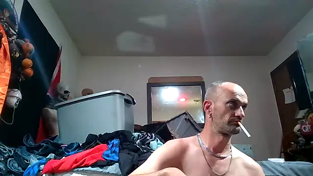 Snapshot of slinginbigD chatting on 11, 7, 2026 slinginbigD online show from 11, 7, 2026