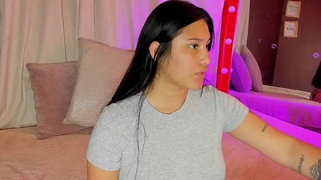 Little Ivy online show from 3, 2, 2026