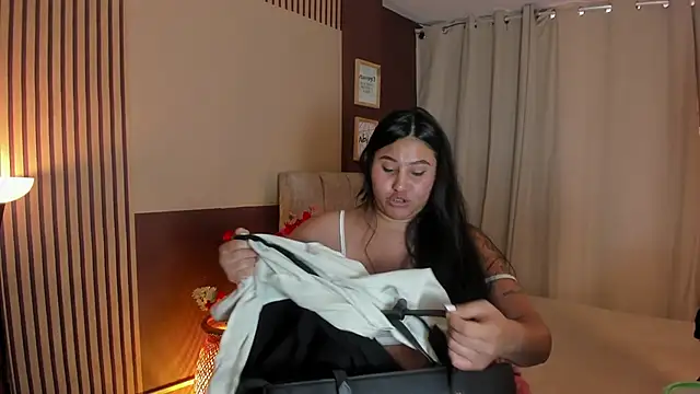 Little Ivy online show from 26, 3, 2026