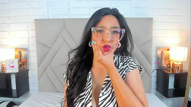 Isis Osman online show from 9, 2, 2025