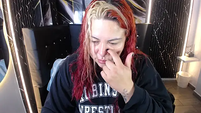 Bruja  Scarlata online show from 6, 11, 2025