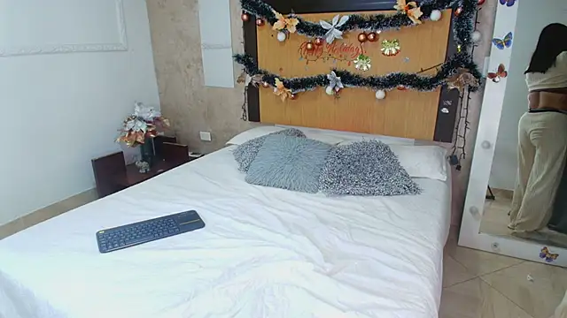 Snapshot of mialopez52 chatting on 13, 12, 2025 mialopez52 online show from 13, 12, 2025