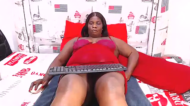 Snapshot of Honeybumsx32 chatting on 24, 10, 2025 Honeybumsx32 online show from 24, 10, 2025