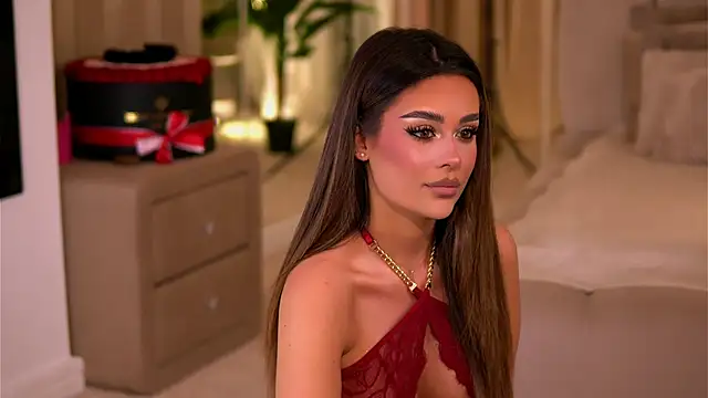 YasmineShaw online show from 13, 1, 2026